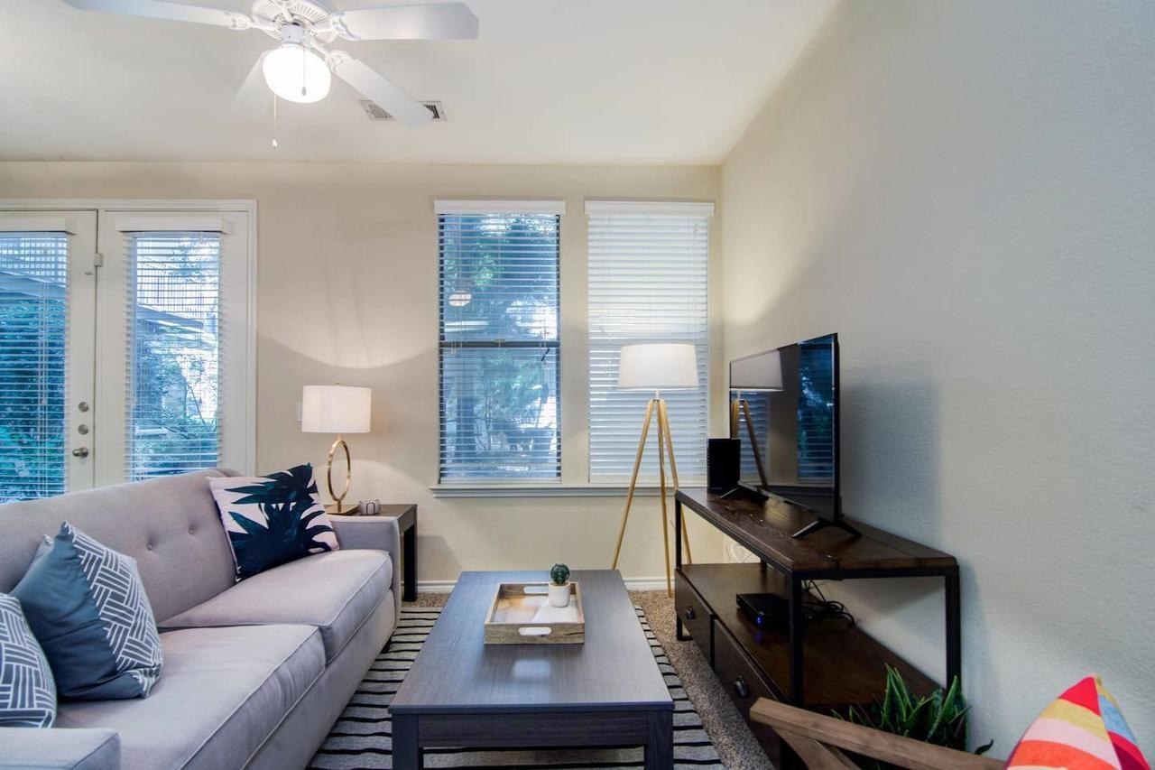 Heart Of Downtown Memphis! Sleeps 6! Appartement Buitenkant foto
